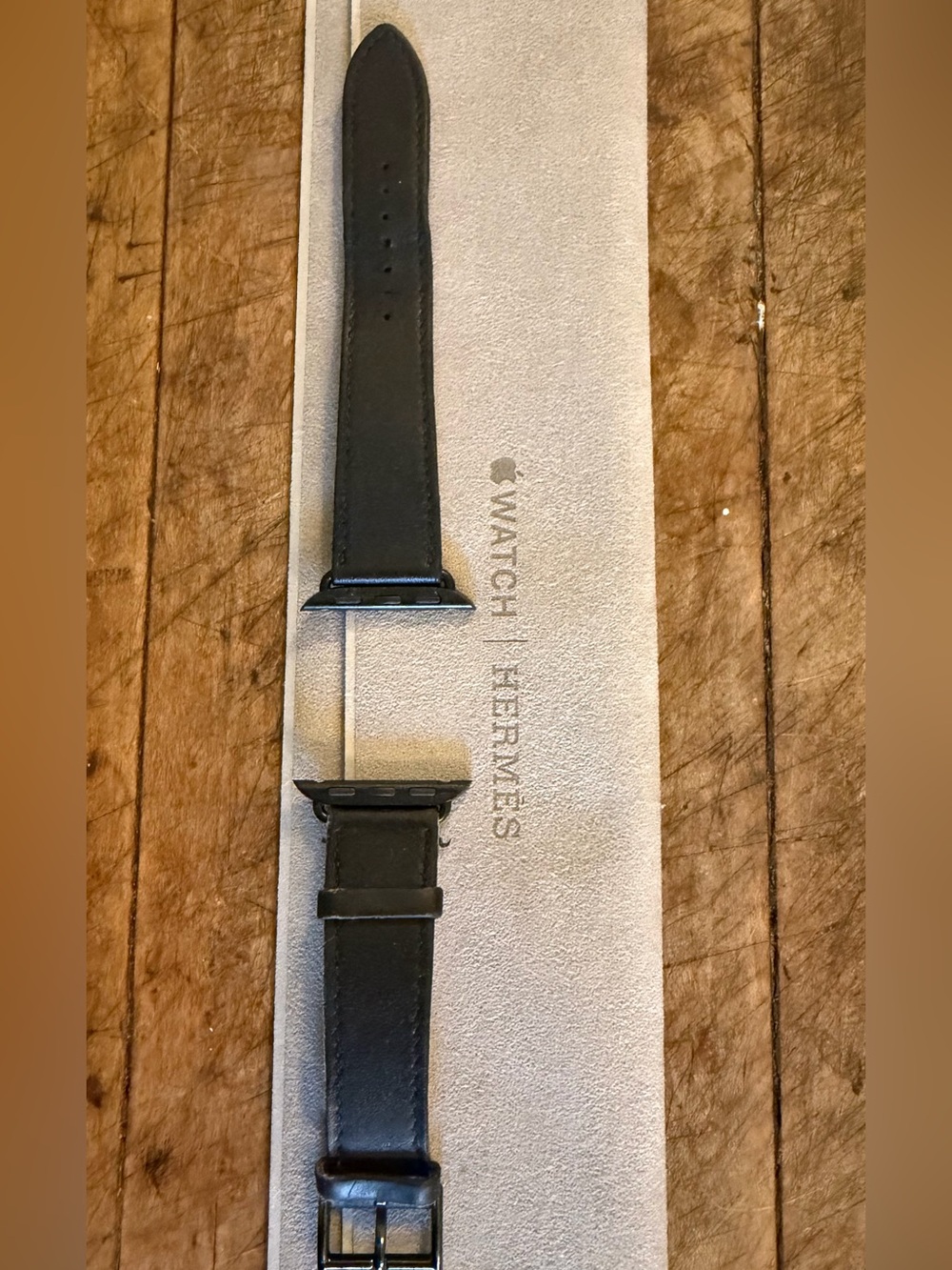 Apple Watch Hermès Black Leather Band